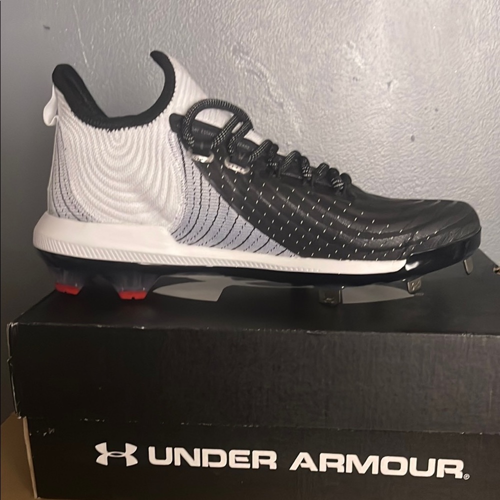 50%off 
Under Armour Black and White Cleats